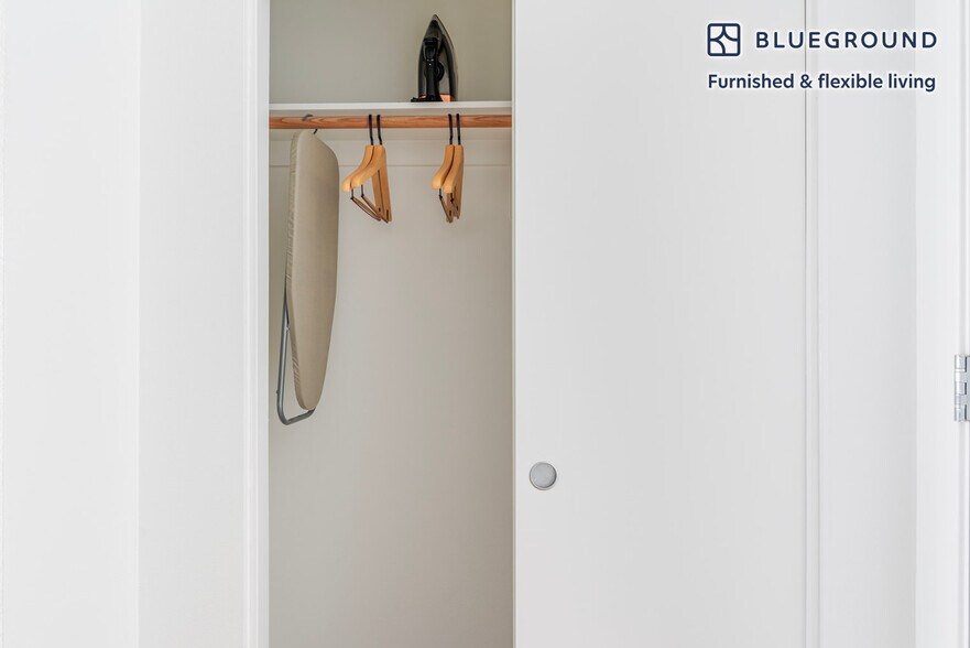 Building Photo - 238 13th St