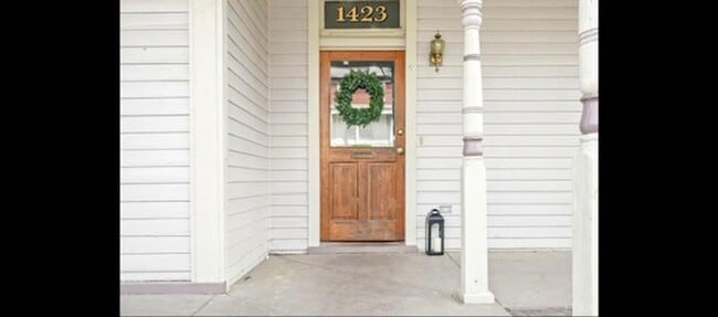 Building Photo - JP - Pierce