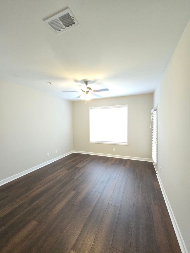 Building Photo - Cape Cottages Condos - 3BD/2BA - Less than...