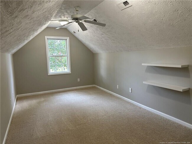 Building Photo - 112 Harvest Ln