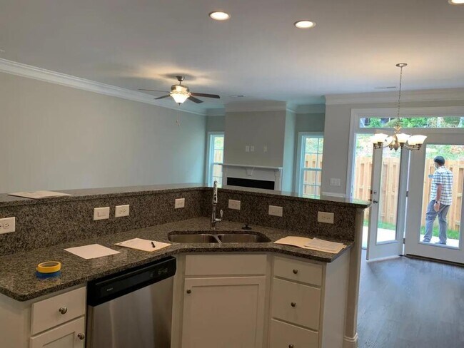Building Photo - 846 Silver Leaf Dr