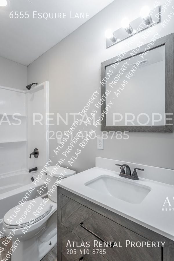 Building Photo - 6555 Esquire Ln