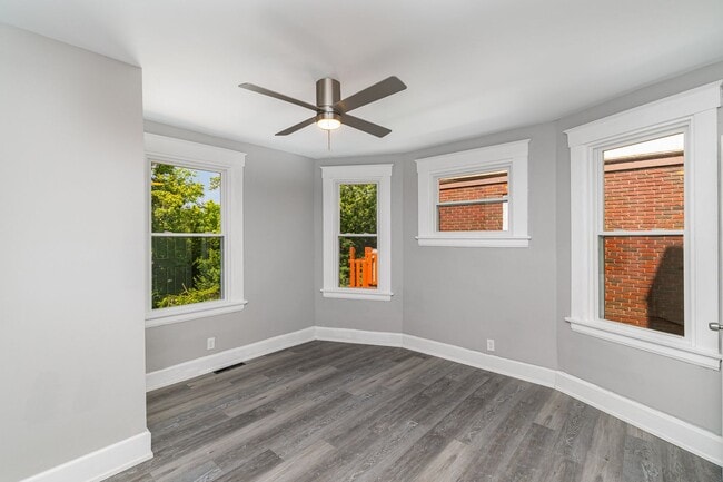 Building Photo - Updated 3 Bedroom 1 bathroom House