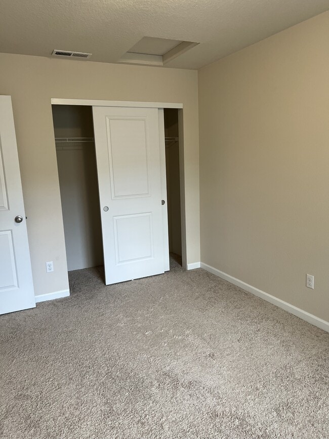 Building Photo - 12178 SW Pond Ln