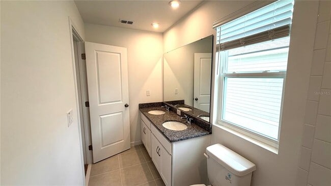 Building Photo - 2947 Camellia Flower St