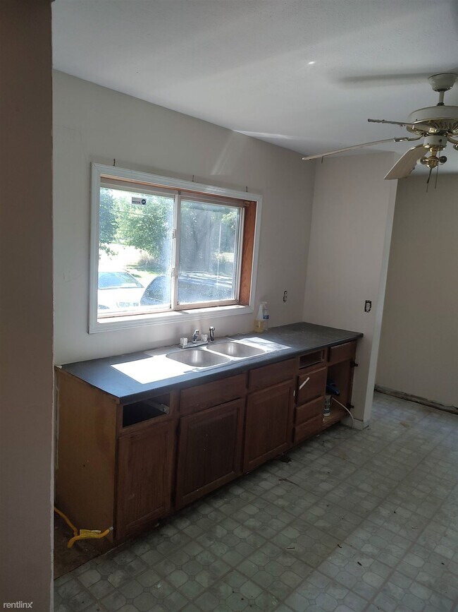 Building Photo - 2 br, 1 bath House - 3168 West Parkway Avenue