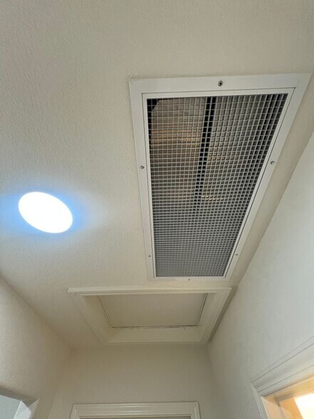 Building Photo - 1435 W Woodward Ave