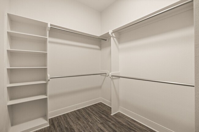 Building Photo - 1617 Legacy Dr