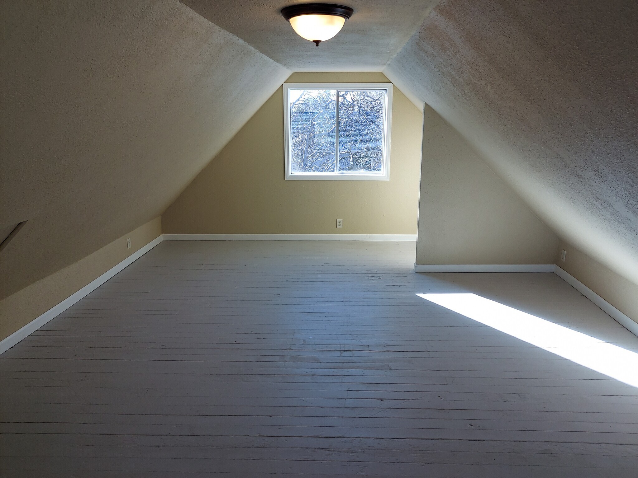 Third Bedroom - 209 Harrison St