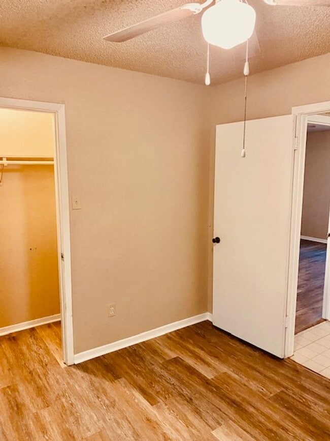 Building Photo - BEAUTIFUL COUNTRY 2 BEDROOM LEASE HOME IN ...