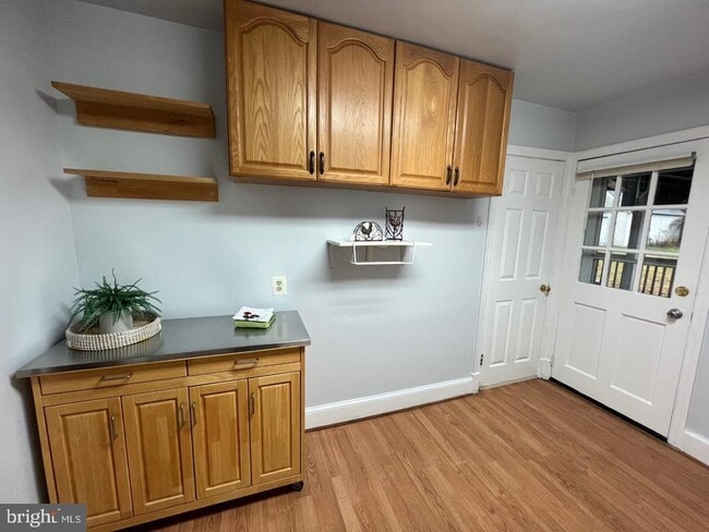 Building Photo - 3712 Lawrence Ave