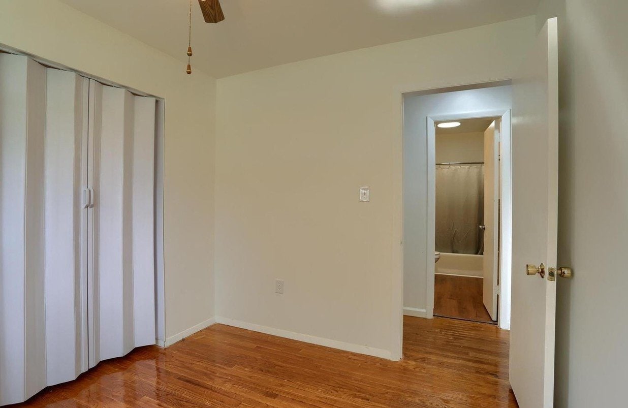 Building Photo - 426 Linden St