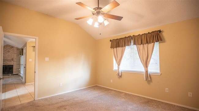 Building Photo - 401 Parkview Dr