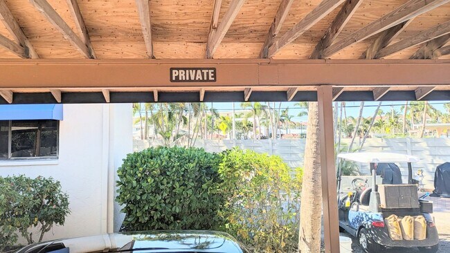 Building Photo - 2 BED 1 BATH CONDO ON SIESTA KEY **ALL UTILITIES/WIFI INCLUDED**