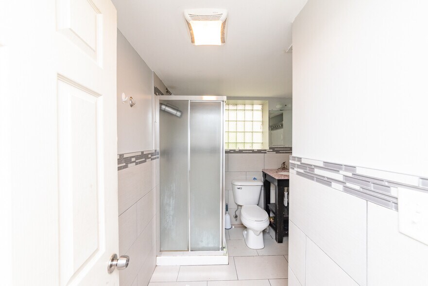 Building Photo - 5344 W Eddy St