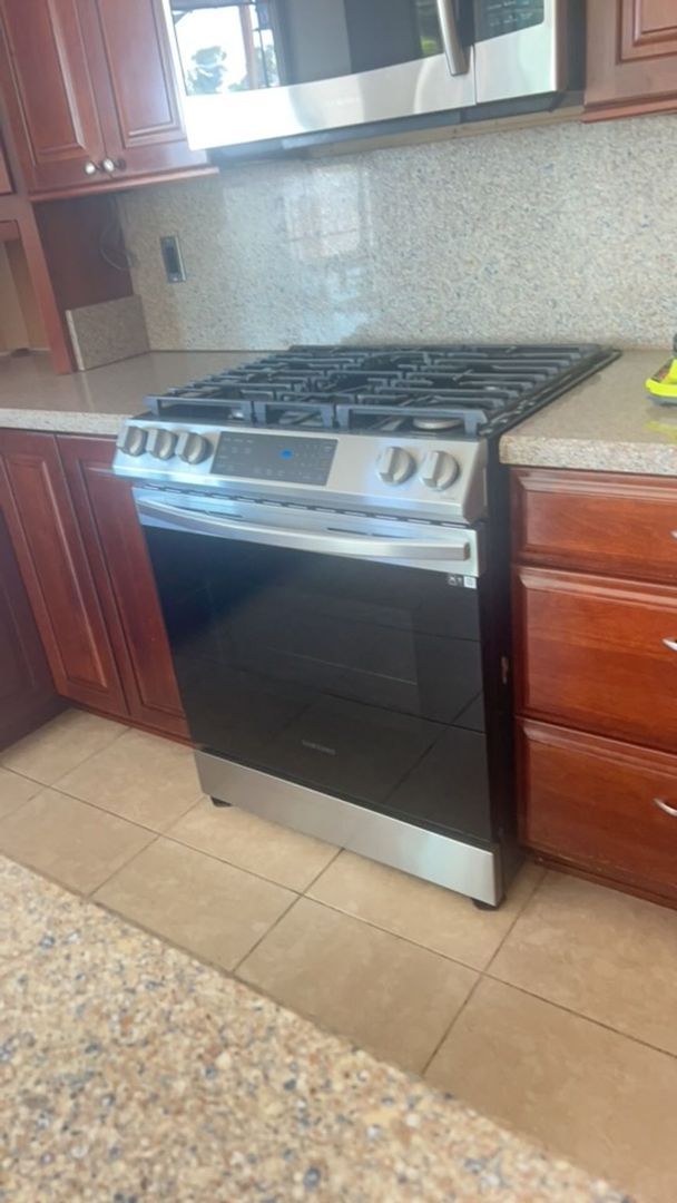Building Photo - Available Now….large 4 bedroom in Vista, w...