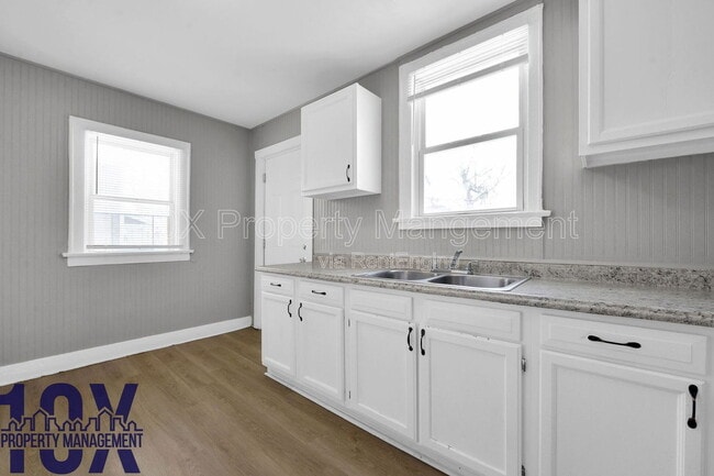 Building Photo - 1097 E 21st Ave