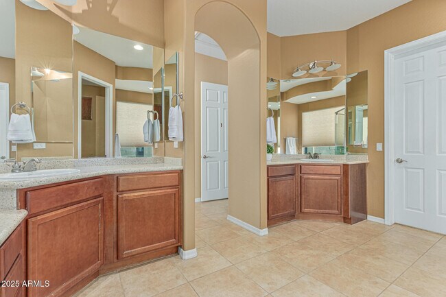 Building Photo - 14806 Luna Cir