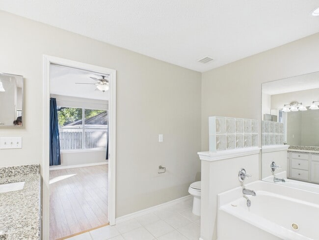 Building Photo - 1912 Spiller Way