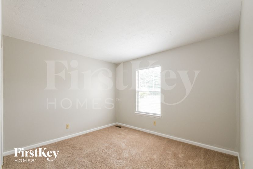 Building Photo - 9757 Scotch Pine Ct