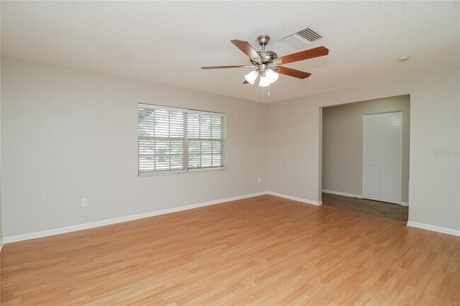 Building Photo - 124 Sunset Dr