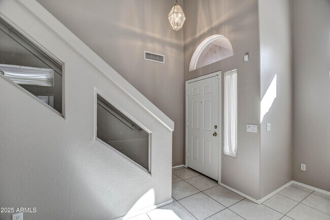 Building Photo - 6660 E Riverdale St