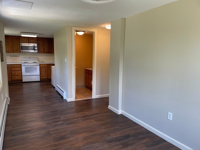 Building Photo - 161 Hoadley Rd