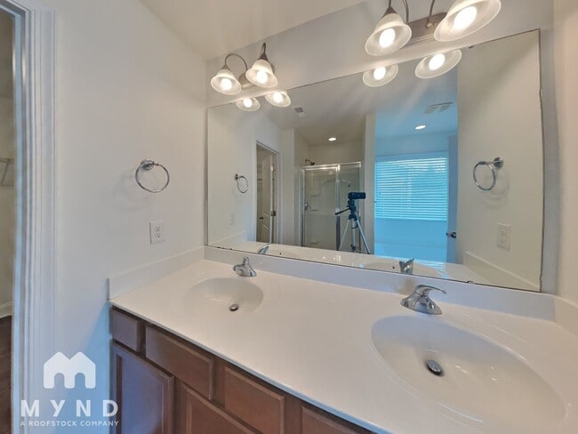 Building Photo - 3602 Exbury Gardens Dr