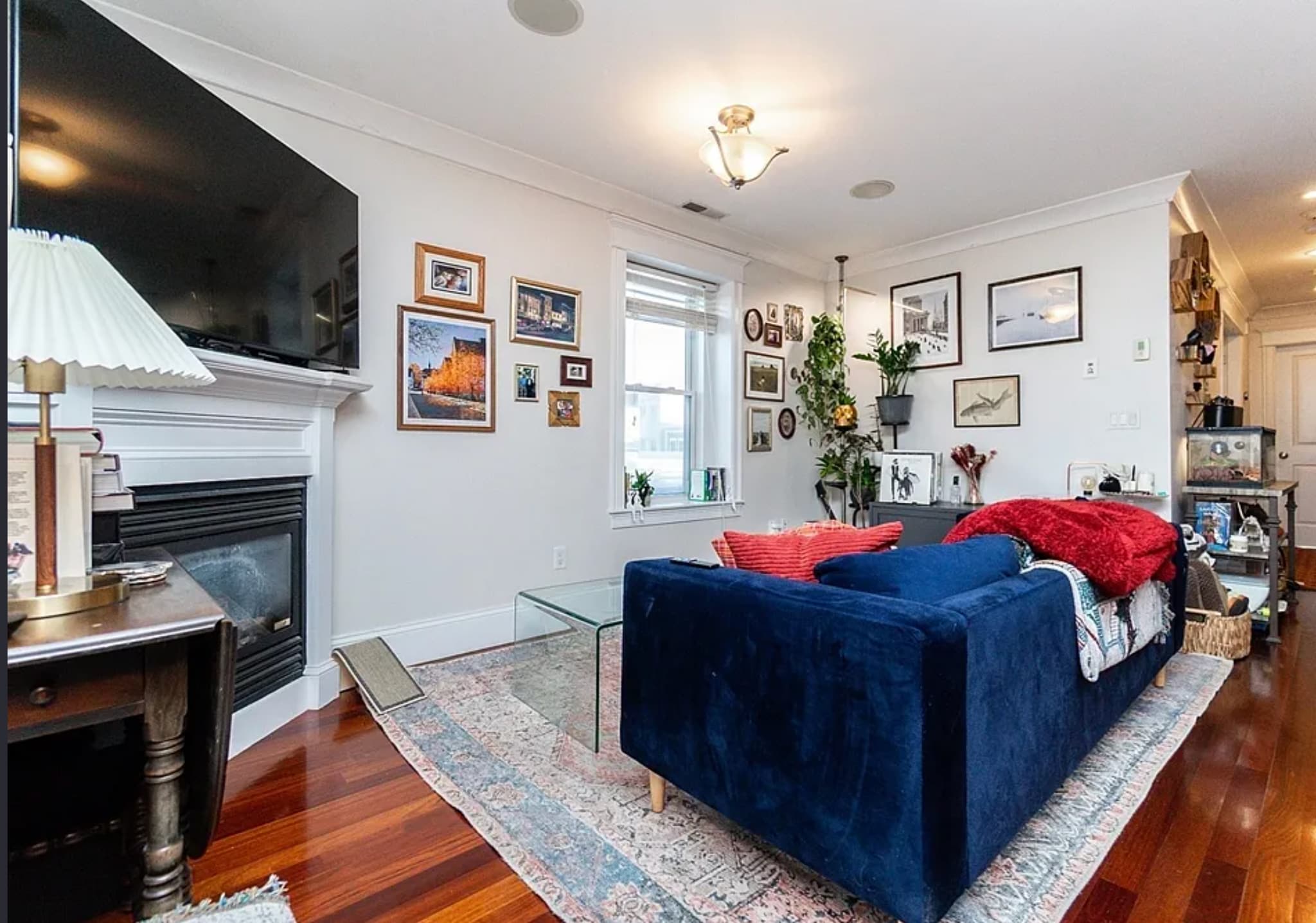 Building Photo - 632 E Broadway