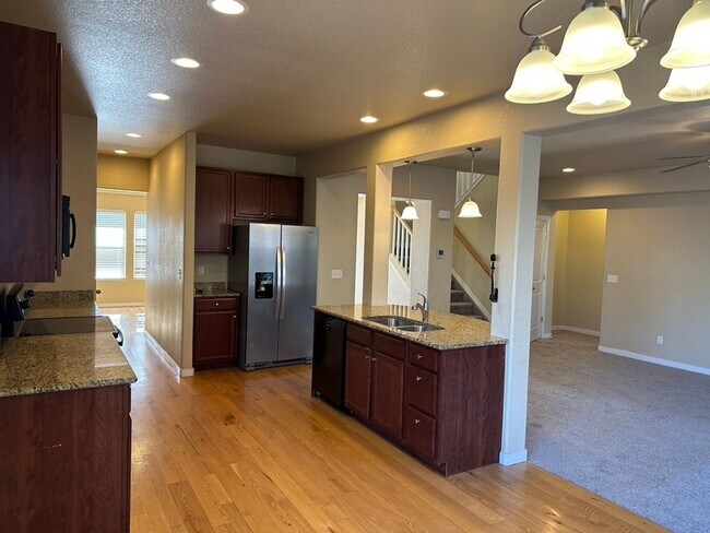 Building Photo - BEAUTIFUL 4BD HOME in NE COL SPGS w/ MAIN-LEVEL MASTER SUITE & AC - Security Deposit Alternative ...