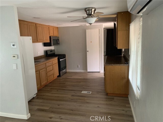 Building Photo - 25806 Creag Ave