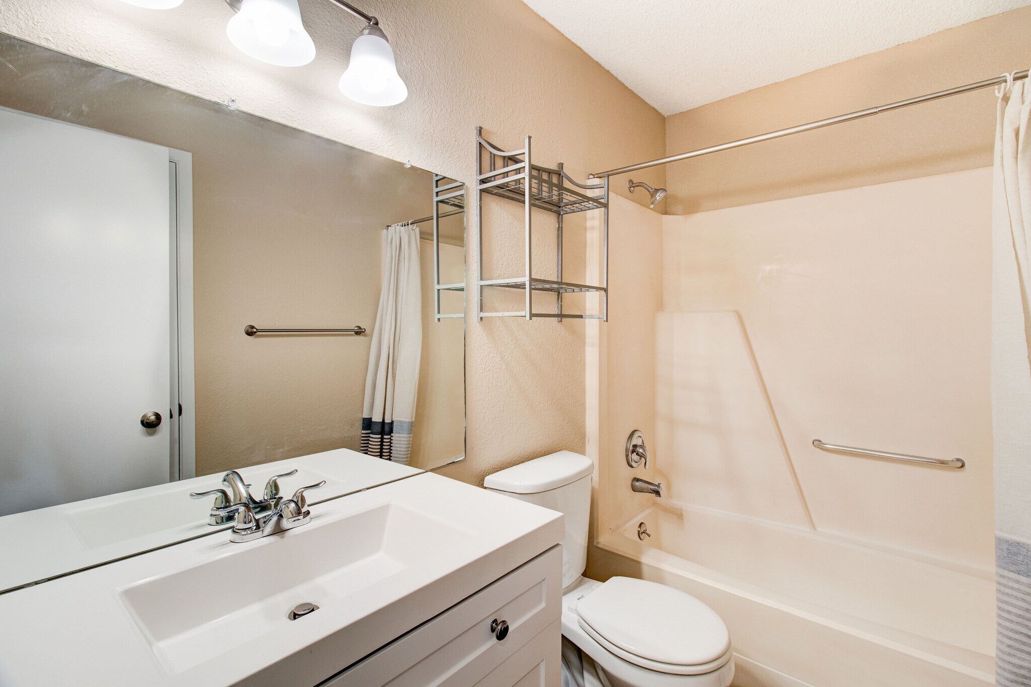 Building Photo - 7912 Echo Wind St