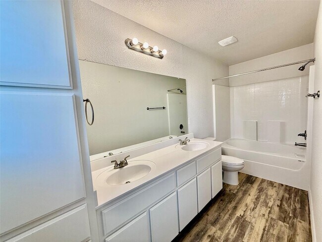 Building Photo - 209 Dolphin Dr