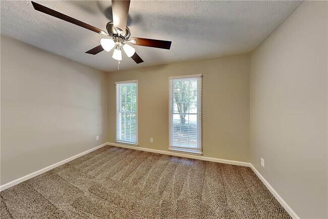 Building Photo - 141 Orchard Dr