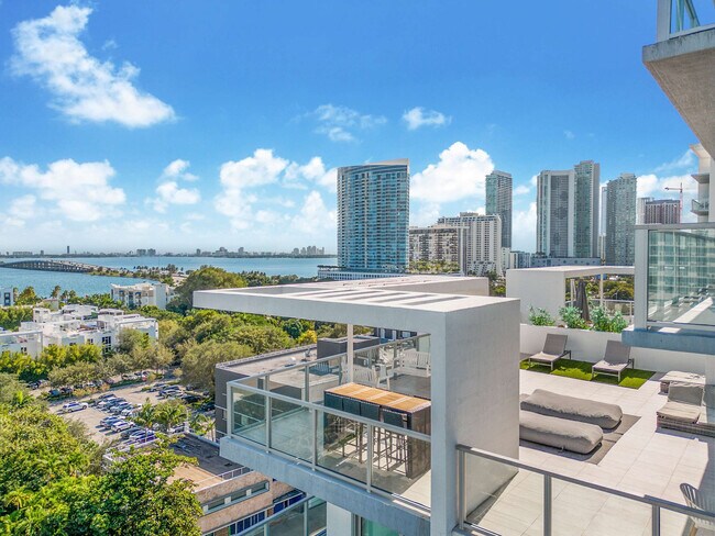 Building Photo - 3900 Biscayne Blvd