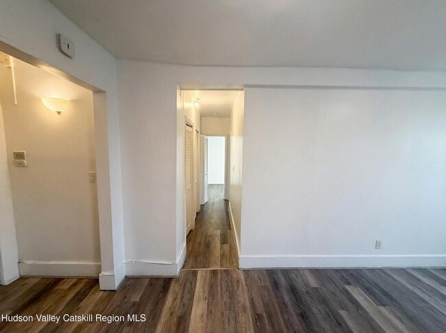 Building Photo - 720 Warren St