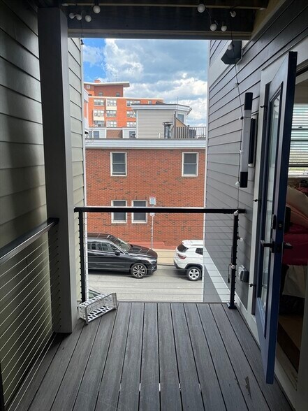 Building Photo - 1430 Columbia Rd