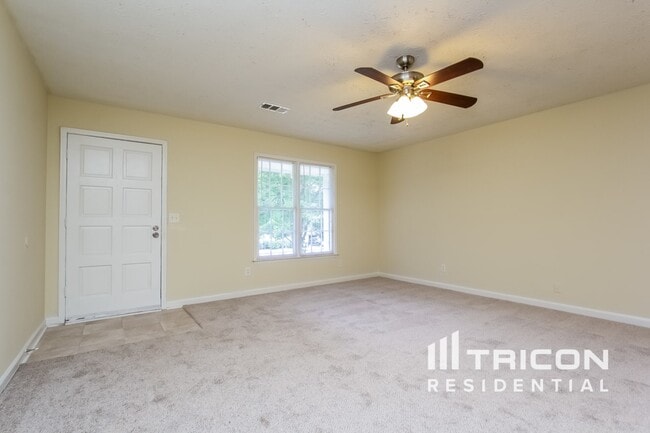 Building Photo - 3276 Lancer Dr