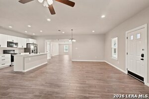 Building Photo - 1452 Lakeview Dr
