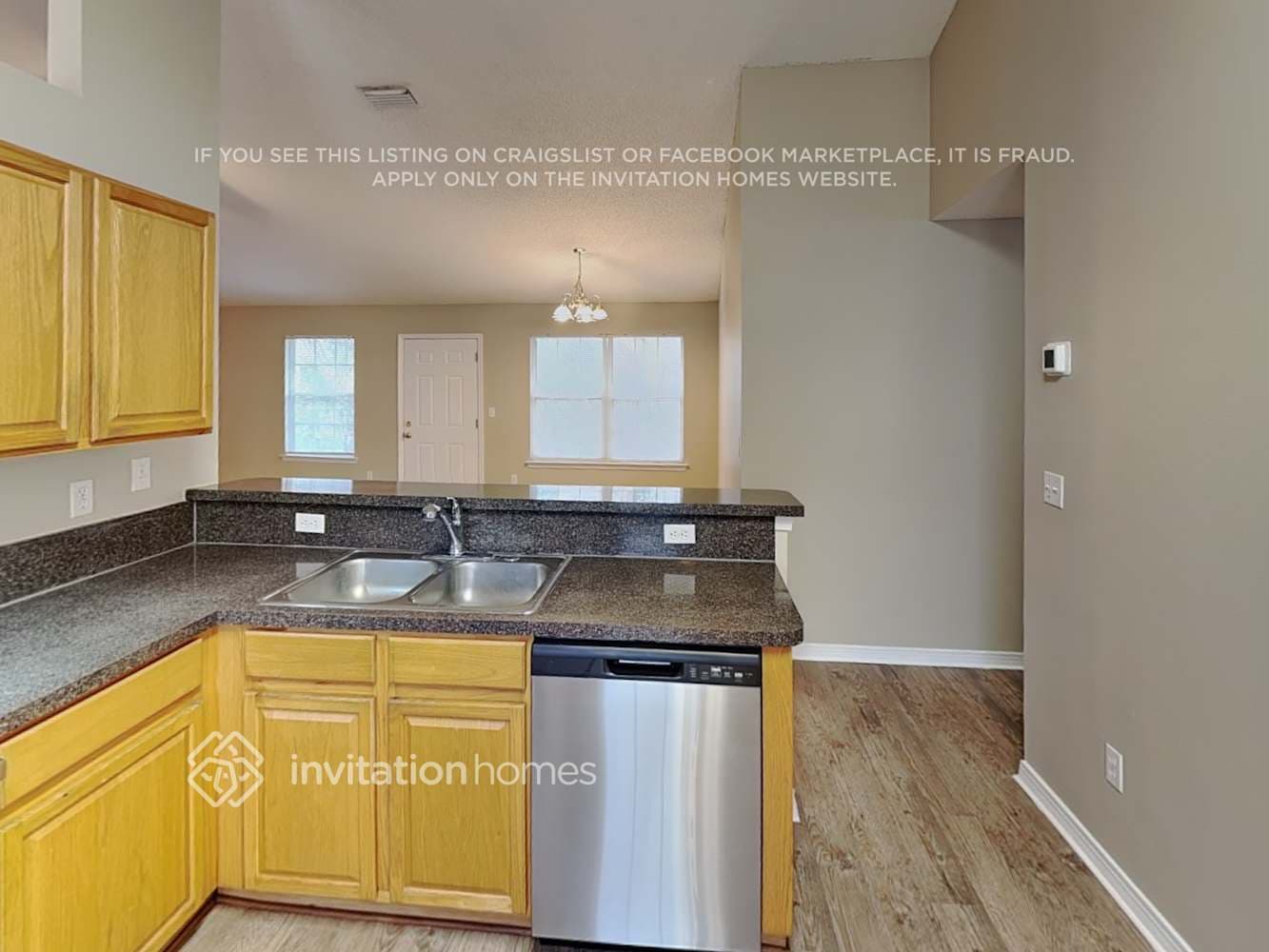 Building Photo - 15582 Moss Hollow Dr