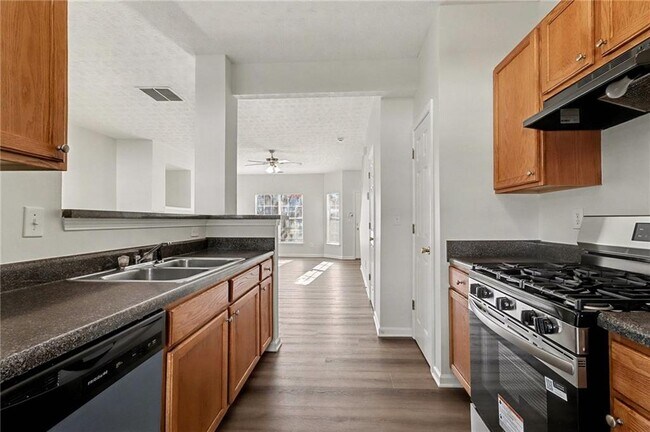 Building Photo - 2559 Walden Lake Dr