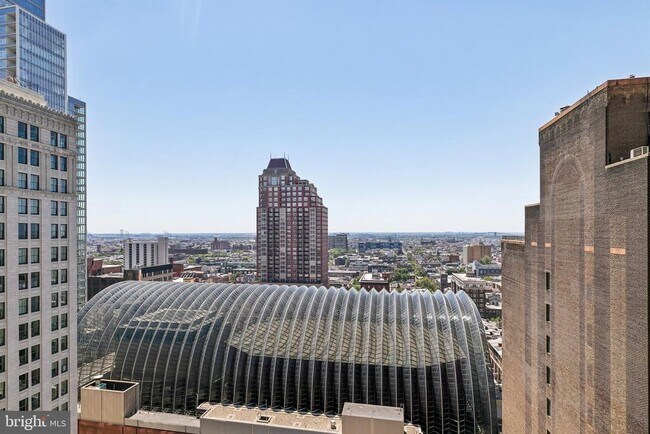 Building Photo - 1420 Locust St