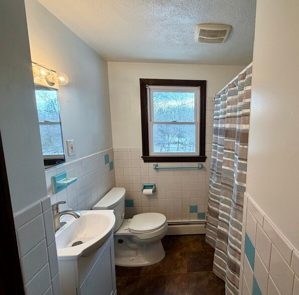 Building Photo - 87 Hollis St