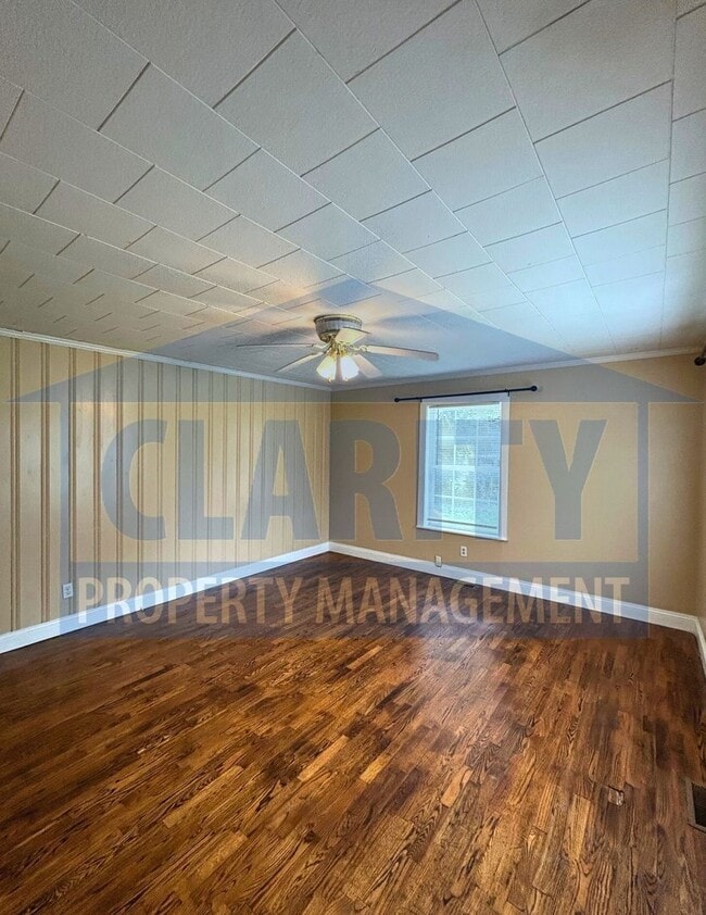Building Photo - Cozy two-bedroom home!