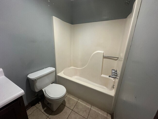 Building Photo - 106 Limoges St