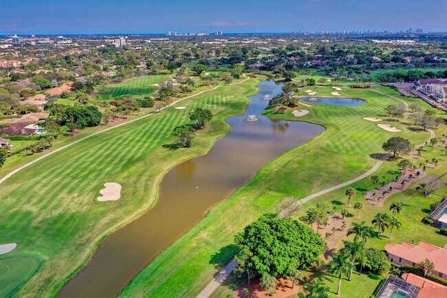 Building Photo - 5390 Woodland Lakes Dr