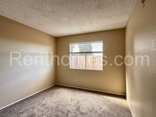 Building Photo - 10946 Decatur Rd