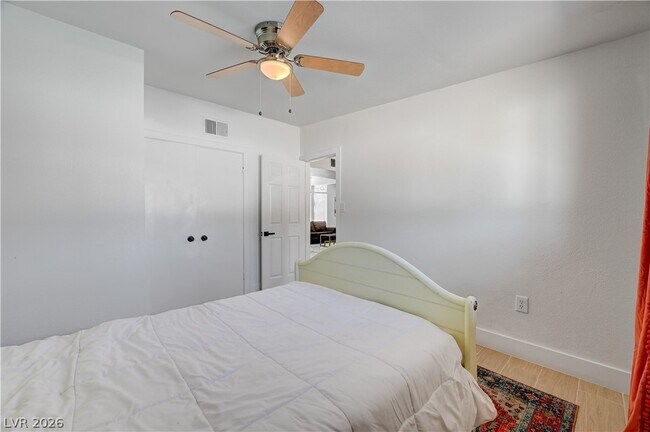 Building Photo - 1799 Valley Dr