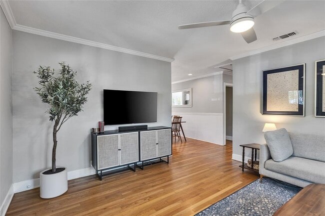 Building Photo - 4813 Avenue H