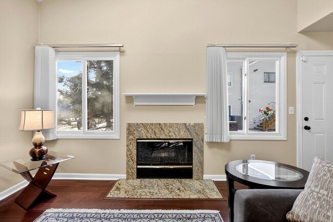 Building Photo - Creekside 1st floor unit Showing Saturday 2/7 10am-10:15am